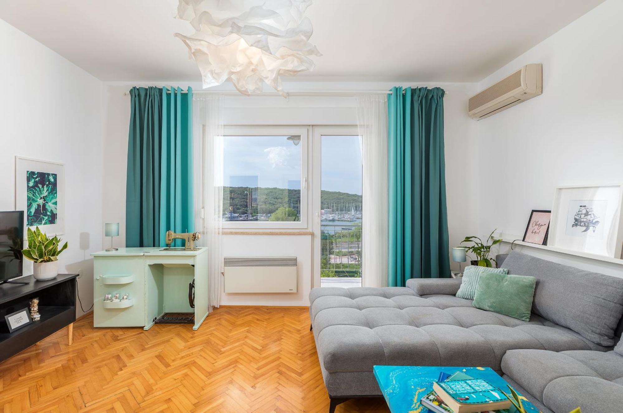 Salt&Sky Apartment Pula Bagian luar foto